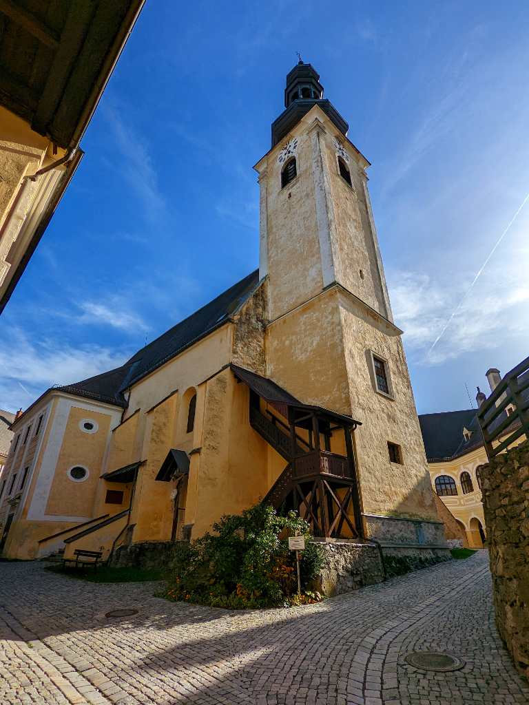 Abbildung 18:
      Die Kirche im Schloss Gloggnitz