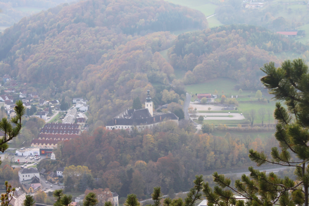 Abbildung 19:
      Schloss Gloggnitz vom Silbersberg aus